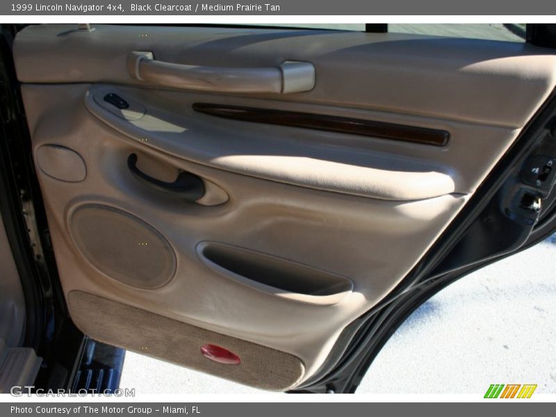 Black Clearcoat / Medium Prairie Tan 1999 Lincoln Navigator 4x4