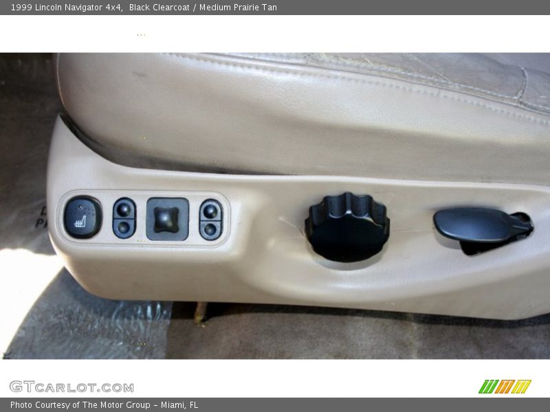 Black Clearcoat / Medium Prairie Tan 1999 Lincoln Navigator 4x4