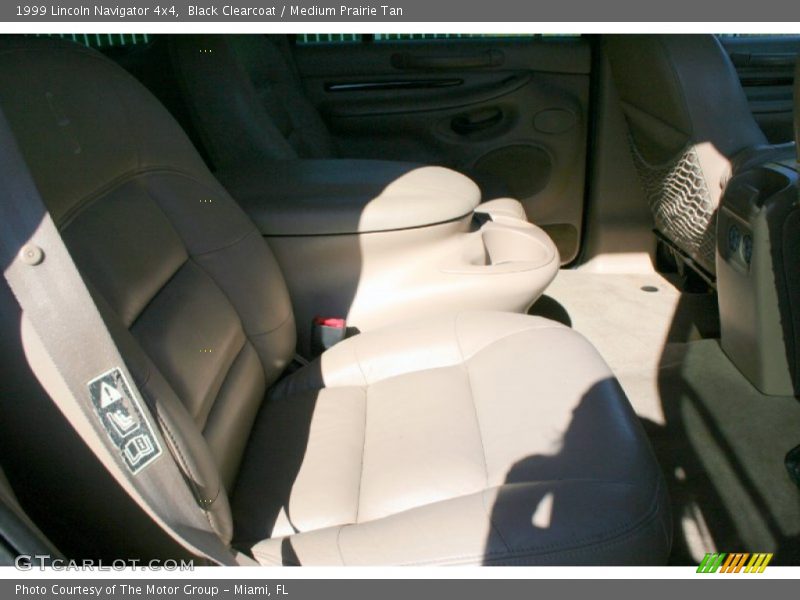 Black Clearcoat / Medium Prairie Tan 1999 Lincoln Navigator 4x4