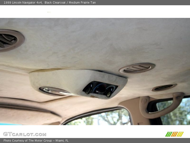 Black Clearcoat / Medium Prairie Tan 1999 Lincoln Navigator 4x4