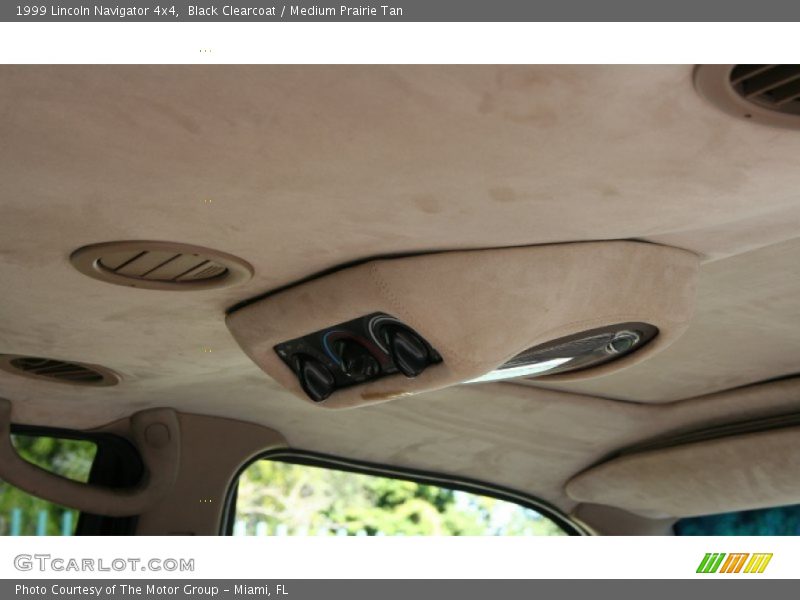 Black Clearcoat / Medium Prairie Tan 1999 Lincoln Navigator 4x4