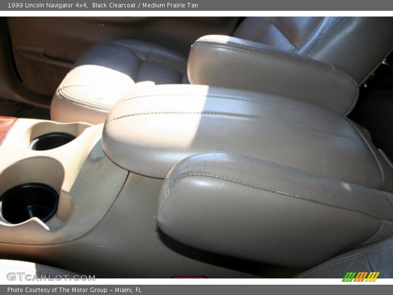 Black Clearcoat / Medium Prairie Tan 1999 Lincoln Navigator 4x4