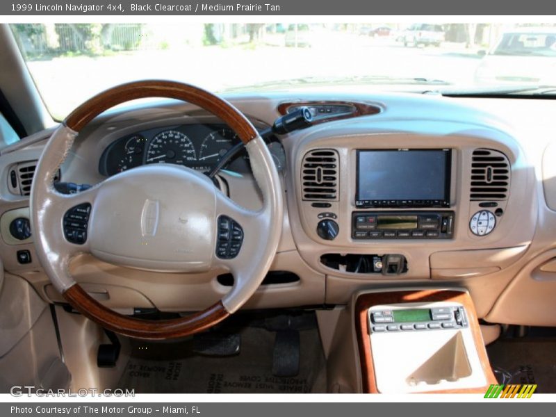 Black Clearcoat / Medium Prairie Tan 1999 Lincoln Navigator 4x4