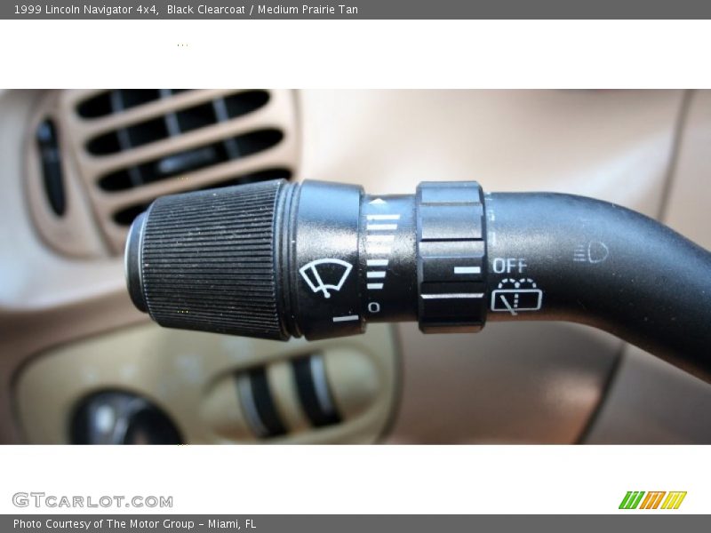 Black Clearcoat / Medium Prairie Tan 1999 Lincoln Navigator 4x4
