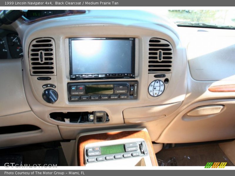 Black Clearcoat / Medium Prairie Tan 1999 Lincoln Navigator 4x4