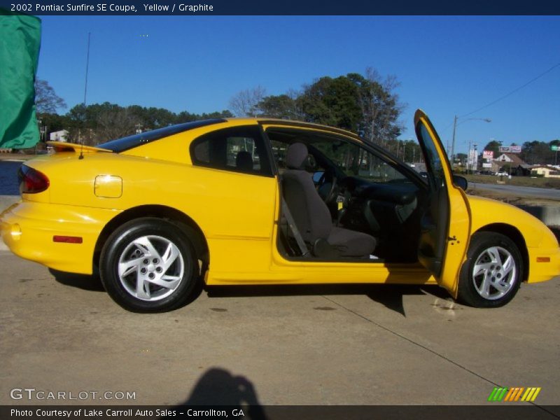 Yellow / Graphite 2002 Pontiac Sunfire SE Coupe