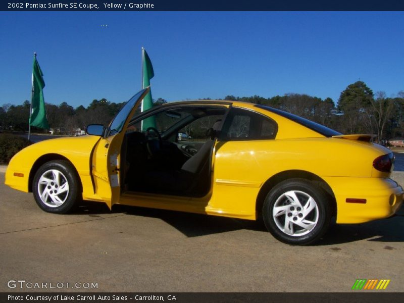 Yellow / Graphite 2002 Pontiac Sunfire SE Coupe
