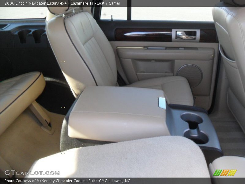 Cashmere Tri-Coat / Camel 2006 Lincoln Navigator Luxury 4x4