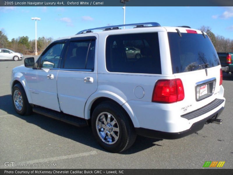 Oxford White / Camel 2005 Lincoln Navigator Luxury 4x4