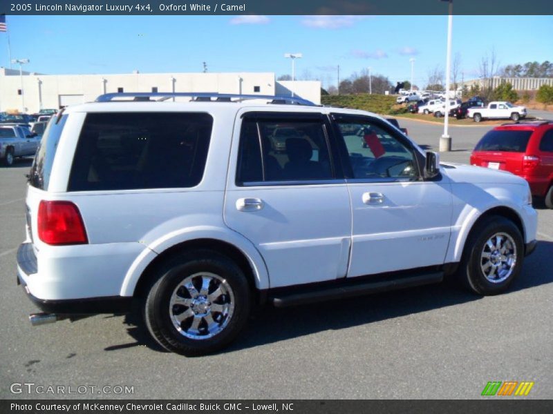 Oxford White / Camel 2005 Lincoln Navigator Luxury 4x4
