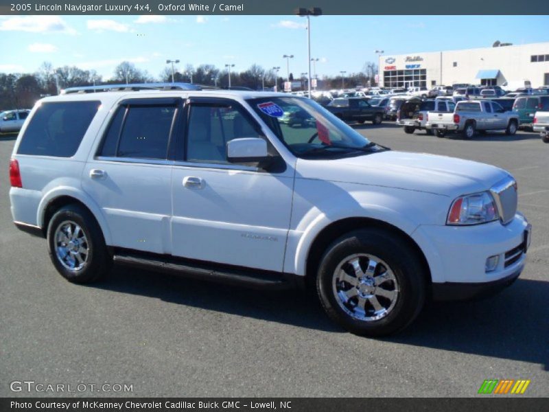 Oxford White / Camel 2005 Lincoln Navigator Luxury 4x4