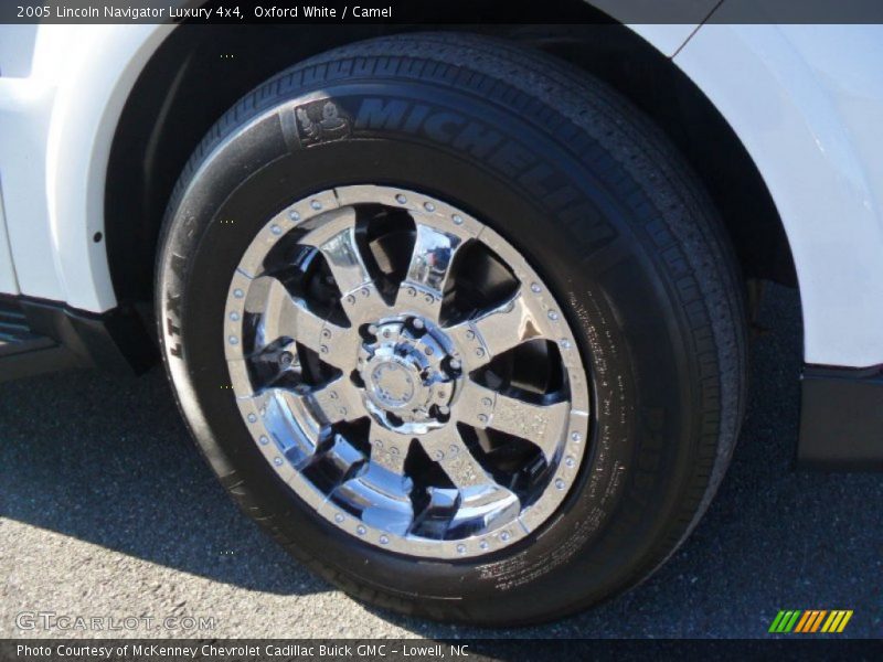 Oxford White / Camel 2005 Lincoln Navigator Luxury 4x4