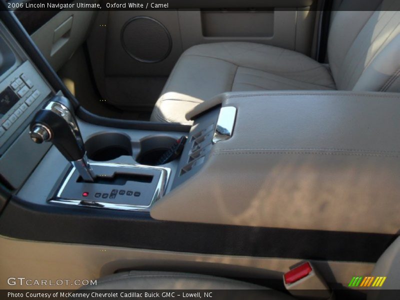 Oxford White / Camel 2006 Lincoln Navigator Ultimate