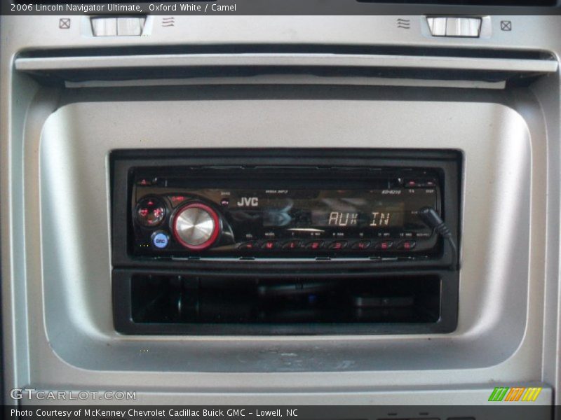 Oxford White / Camel 2006 Lincoln Navigator Ultimate