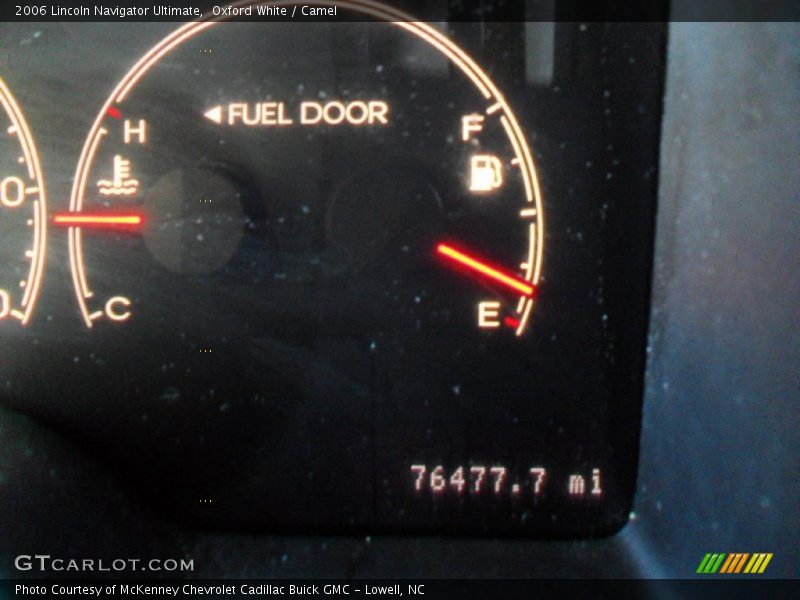 Oxford White / Camel 2006 Lincoln Navigator Ultimate