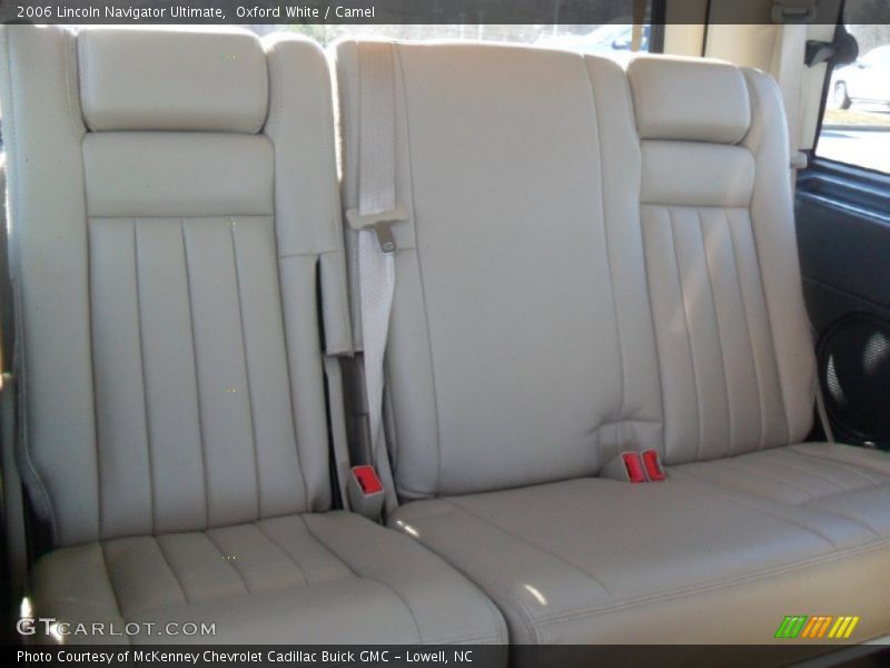 Oxford White / Camel 2006 Lincoln Navigator Ultimate