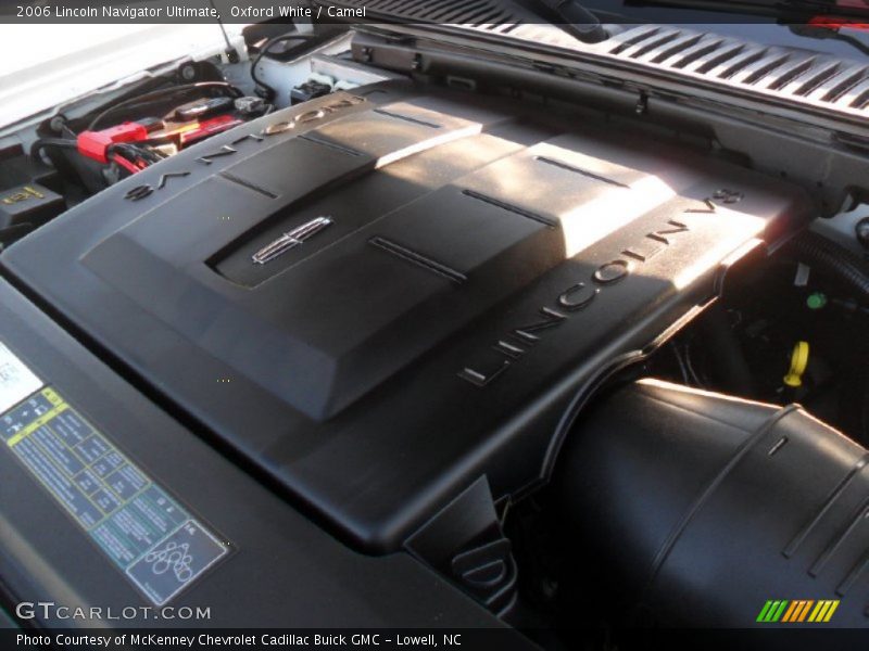 Oxford White / Camel 2006 Lincoln Navigator Ultimate