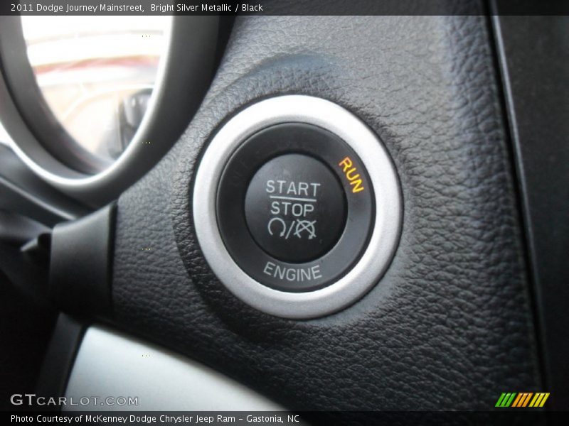 Bright Silver Metallic / Black 2011 Dodge Journey Mainstreet