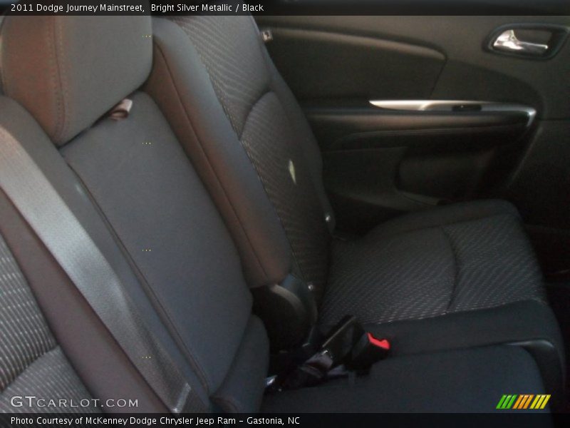 Bright Silver Metallic / Black 2011 Dodge Journey Mainstreet