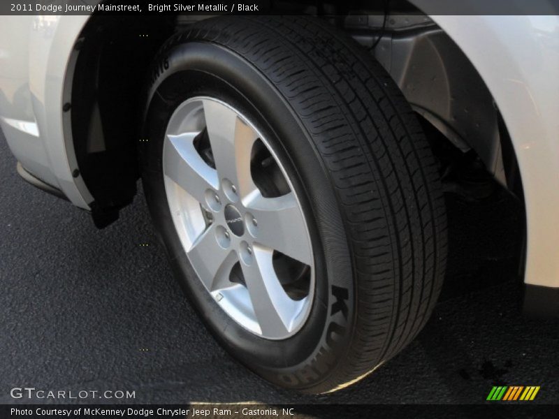 Bright Silver Metallic / Black 2011 Dodge Journey Mainstreet