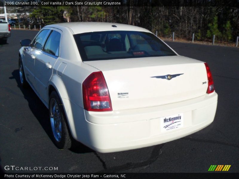 Cool Vanilla / Dark Slate Gray/Light Graystone 2006 Chrysler 300