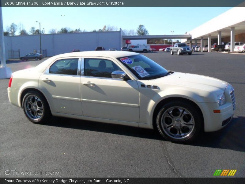 Cool Vanilla / Dark Slate Gray/Light Graystone 2006 Chrysler 300