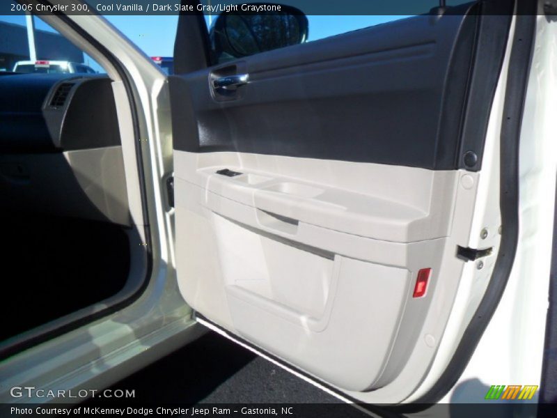 Cool Vanilla / Dark Slate Gray/Light Graystone 2006 Chrysler 300
