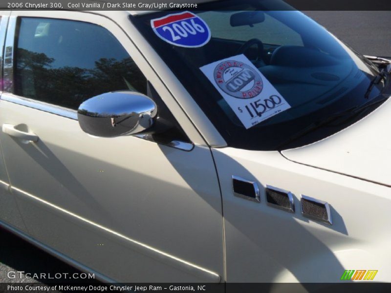 Cool Vanilla / Dark Slate Gray/Light Graystone 2006 Chrysler 300