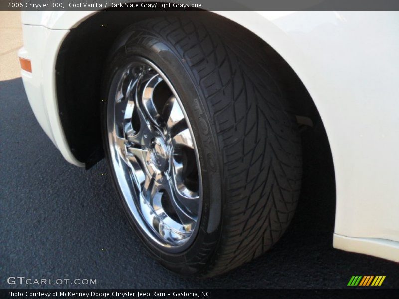 Cool Vanilla / Dark Slate Gray/Light Graystone 2006 Chrysler 300