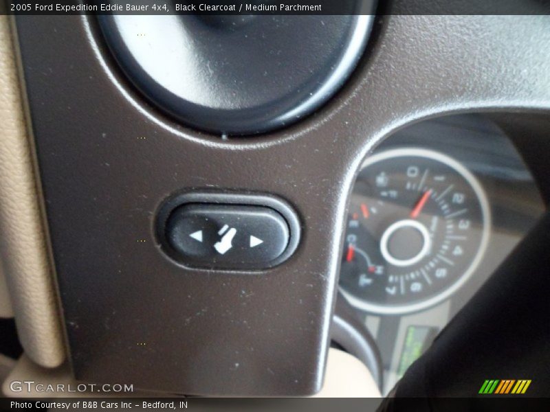 Black Clearcoat / Medium Parchment 2005 Ford Expedition Eddie Bauer 4x4