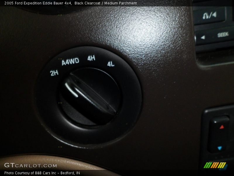 Black Clearcoat / Medium Parchment 2005 Ford Expedition Eddie Bauer 4x4