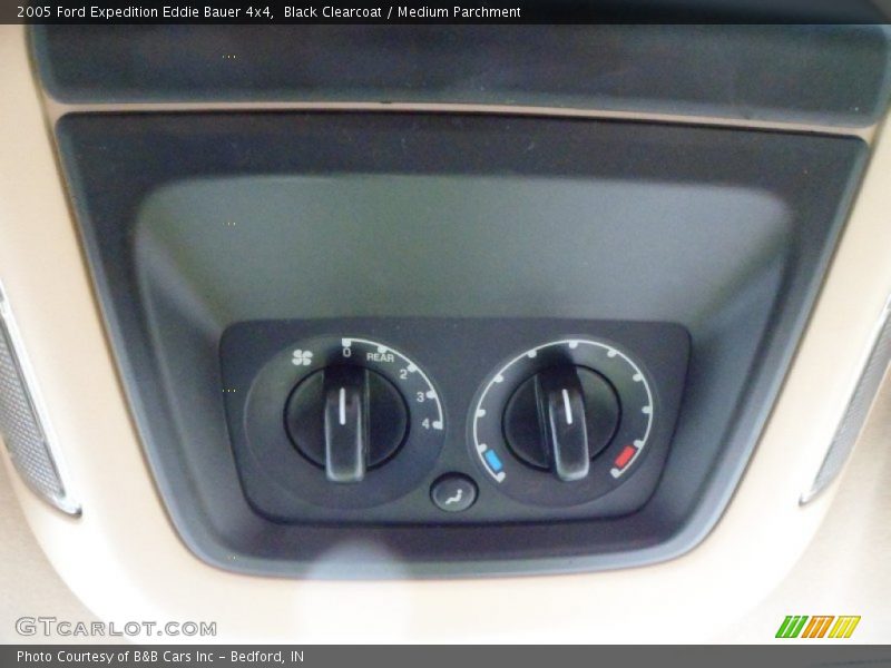 Black Clearcoat / Medium Parchment 2005 Ford Expedition Eddie Bauer 4x4