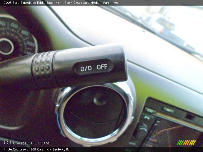 Black Clearcoat / Medium Parchment 2005 Ford Expedition Eddie Bauer 4x4