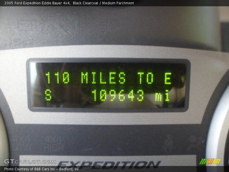 Black Clearcoat / Medium Parchment 2005 Ford Expedition Eddie Bauer 4x4