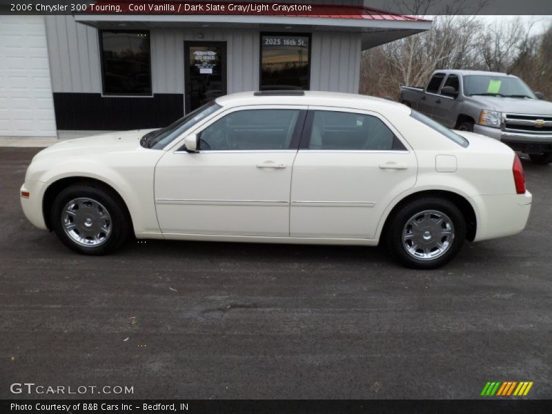 Cool Vanilla / Dark Slate Gray/Light Graystone 2006 Chrysler 300 Touring