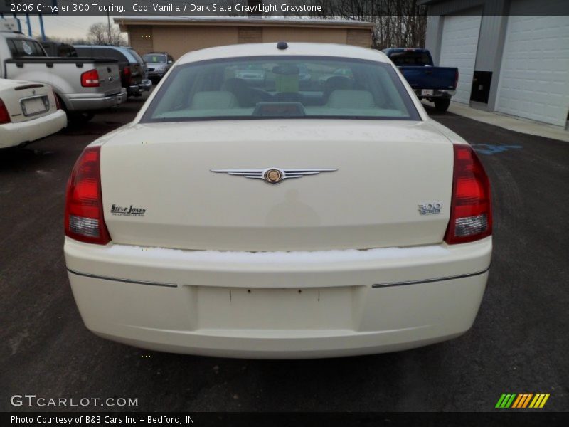 Cool Vanilla / Dark Slate Gray/Light Graystone 2006 Chrysler 300 Touring