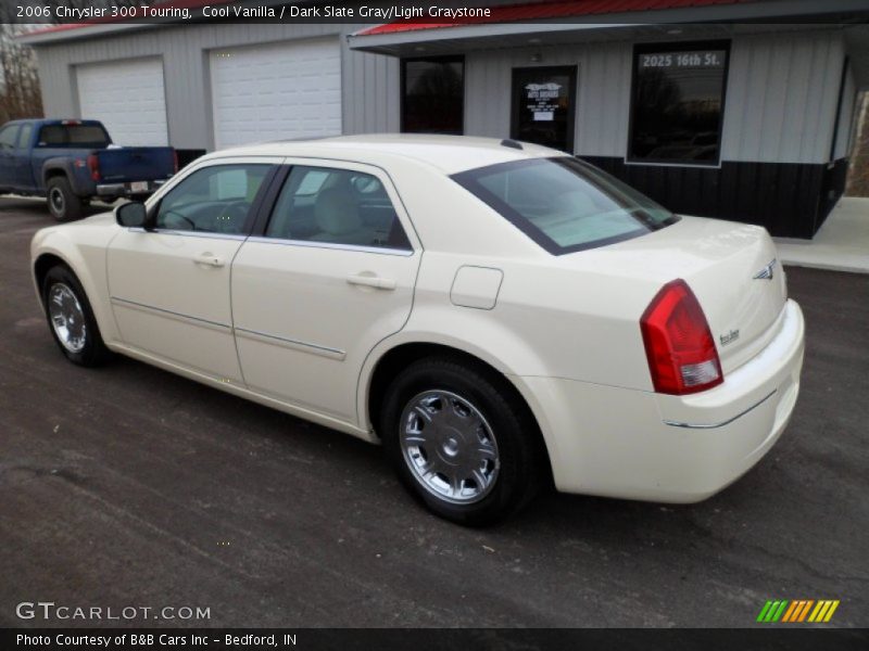 Cool Vanilla / Dark Slate Gray/Light Graystone 2006 Chrysler 300 Touring