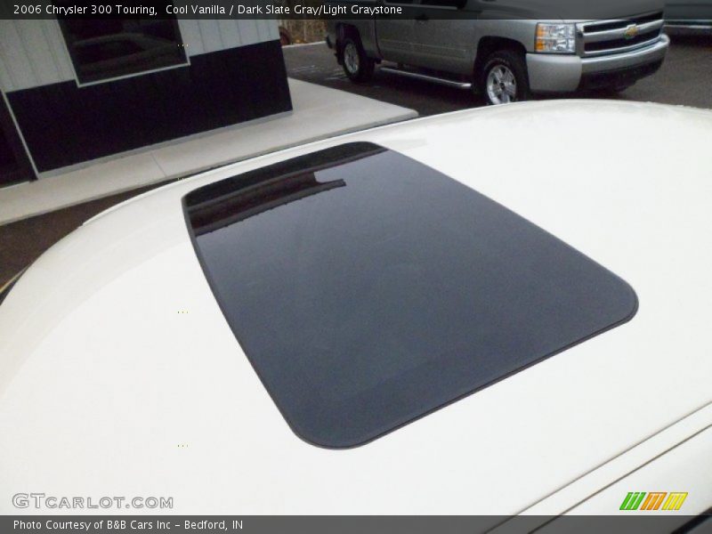 Cool Vanilla / Dark Slate Gray/Light Graystone 2006 Chrysler 300 Touring