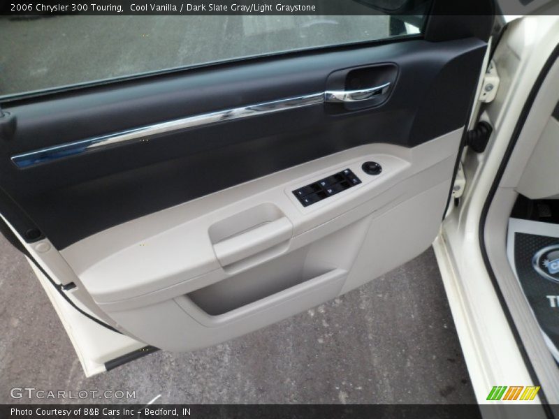 Cool Vanilla / Dark Slate Gray/Light Graystone 2006 Chrysler 300 Touring