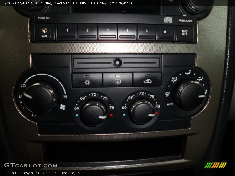 Cool Vanilla / Dark Slate Gray/Light Graystone 2006 Chrysler 300 Touring