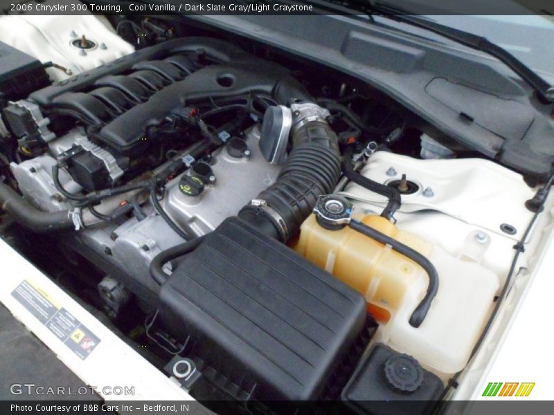 Cool Vanilla / Dark Slate Gray/Light Graystone 2006 Chrysler 300 Touring
