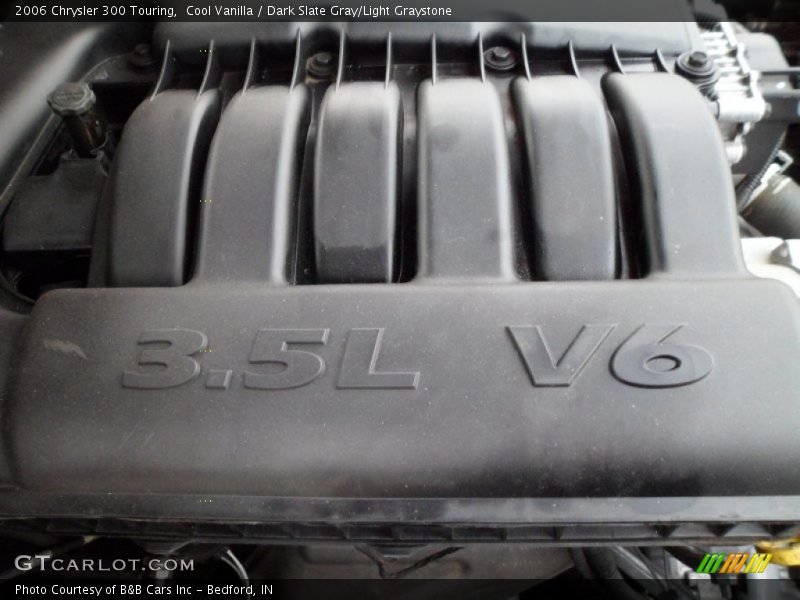 Cool Vanilla / Dark Slate Gray/Light Graystone 2006 Chrysler 300 Touring