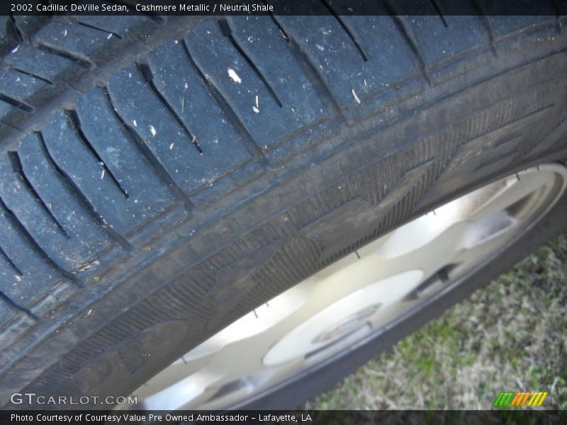 Cashmere Metallic / Neutral Shale 2002 Cadillac DeVille Sedan