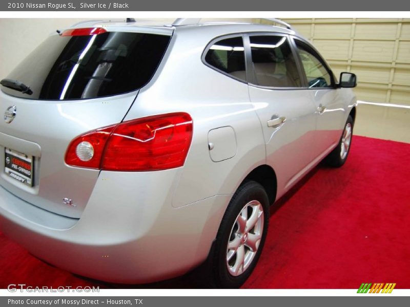 Silver Ice / Black 2010 Nissan Rogue SL