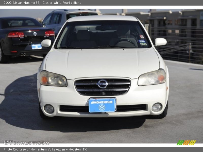Glacier White Pearl / Blond 2002 Nissan Maxima SE