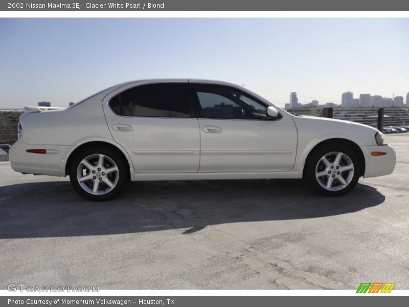 Glacier White Pearl / Blond 2002 Nissan Maxima SE