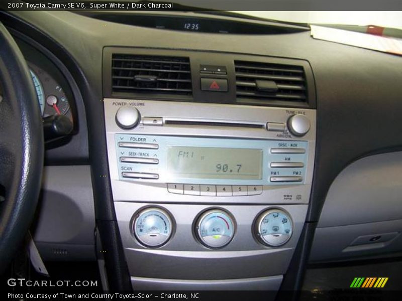 Super White / Dark Charcoal 2007 Toyota Camry SE V6