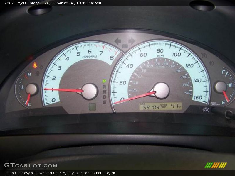 Super White / Dark Charcoal 2007 Toyota Camry SE V6