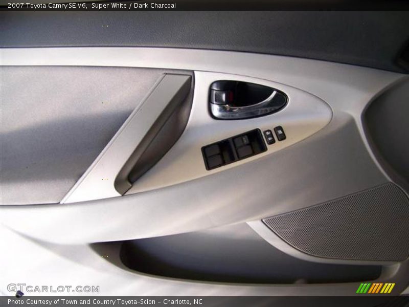 Super White / Dark Charcoal 2007 Toyota Camry SE V6