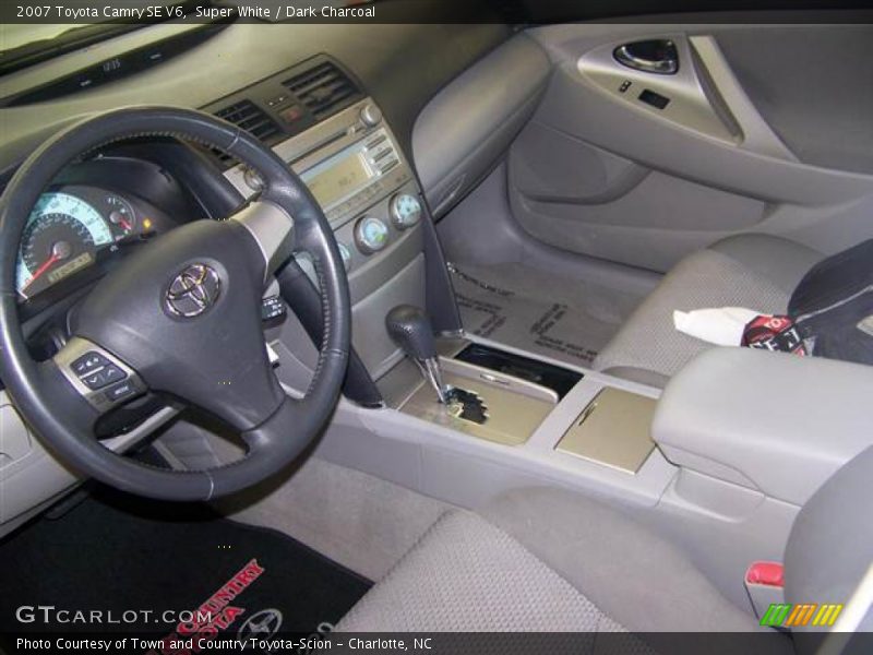 Super White / Dark Charcoal 2007 Toyota Camry SE V6